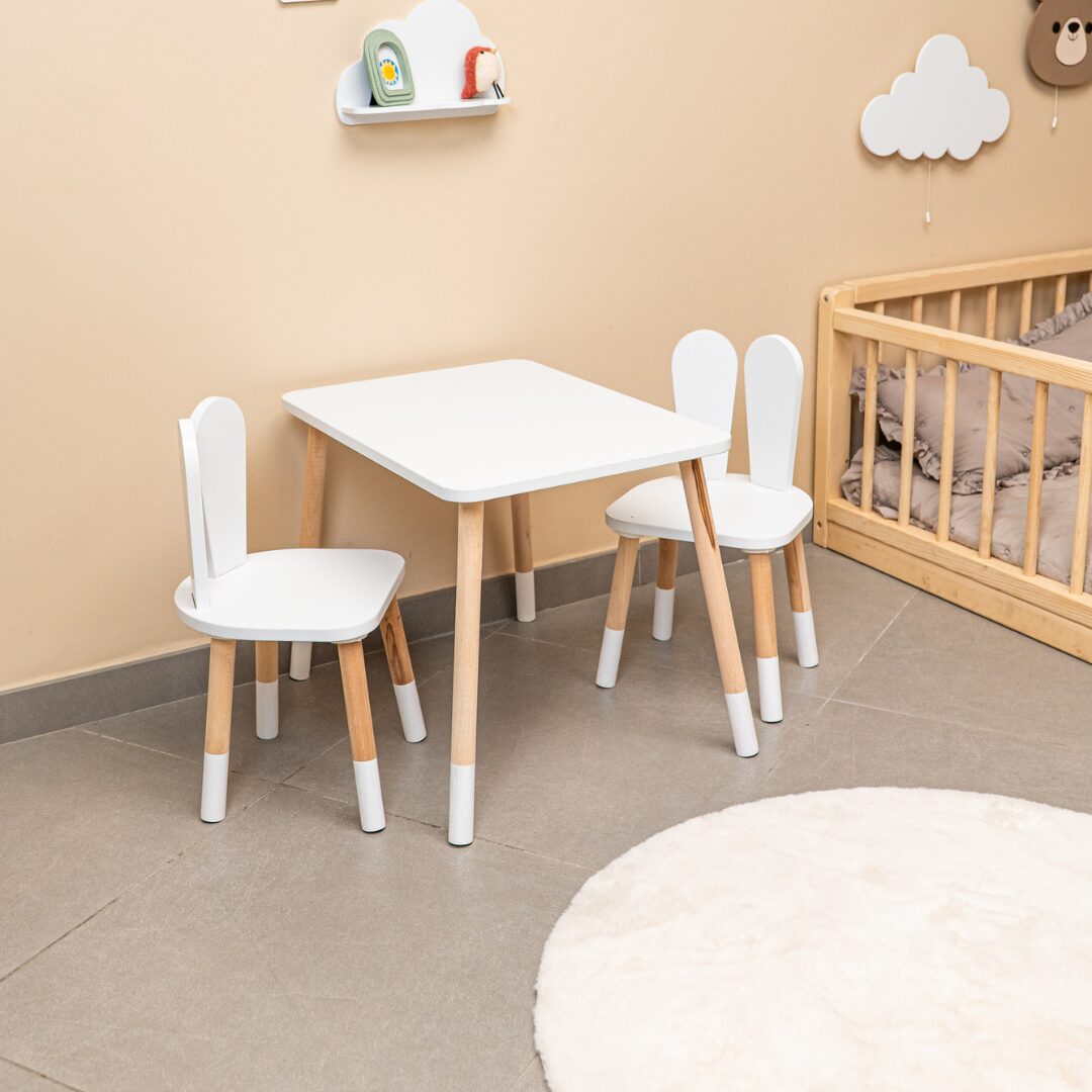 2ème Prix Concours - Ensemble table et 2 chaises lapin blanc Montessori bois naturel
